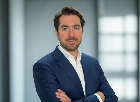 Portrait von Rechtsanwalt Ozan Yildirim